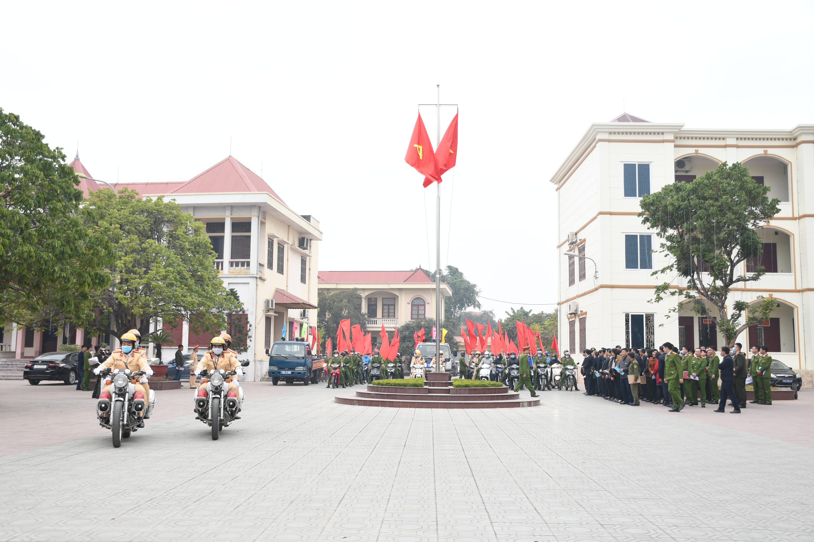 Ban chỉ đạo 799 huyện An Dương: Triển khai công tác năm 2021, ra quân đảm bảo trật tự an toàn giao thông, vận động thu hồi VK-VLN-CCHT